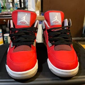 Air Jordan 4 Retro `Toro Bravo’